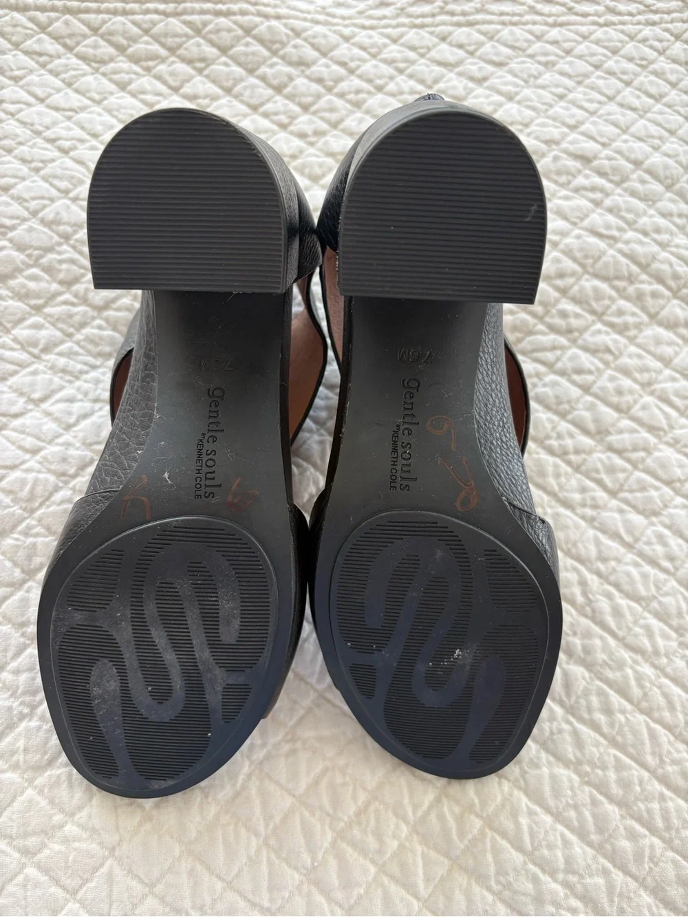 Kenneth Cole Gentle Souls Charlene Black Leather Roan Sandals Heels NWOT 7.5